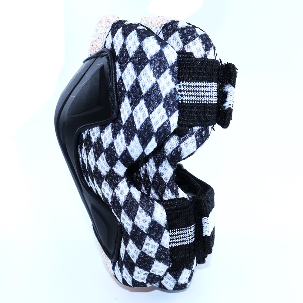 JSY013C Youth Roller Skate Protective Gear Set - Black and White - roller skate protective gear OEM product image